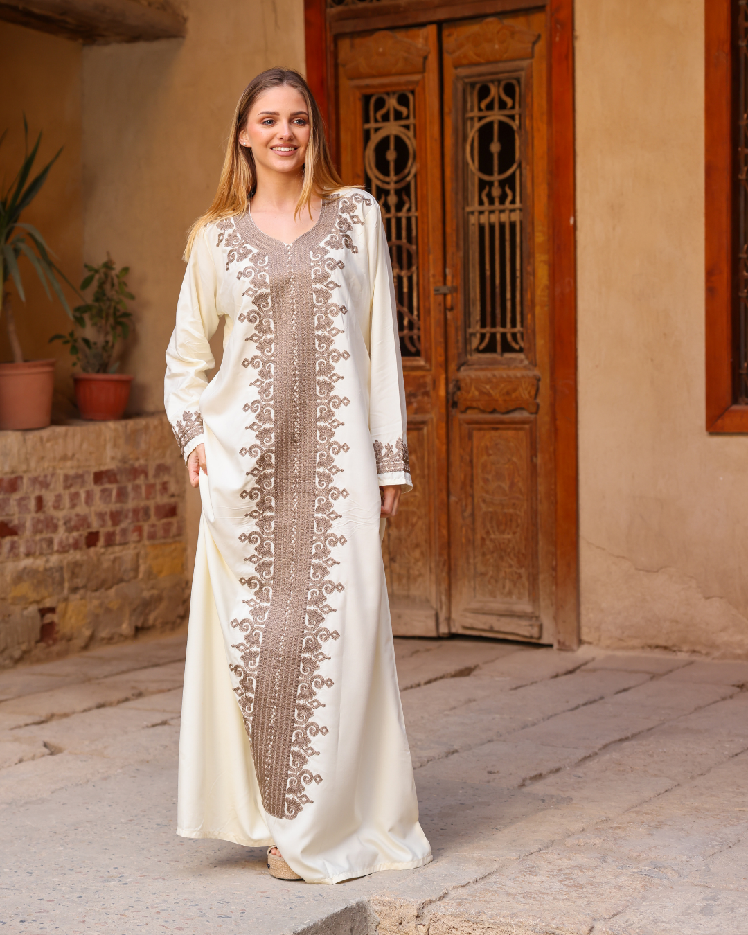 قميص داكرون سادة بكم مطرز بالطول 10