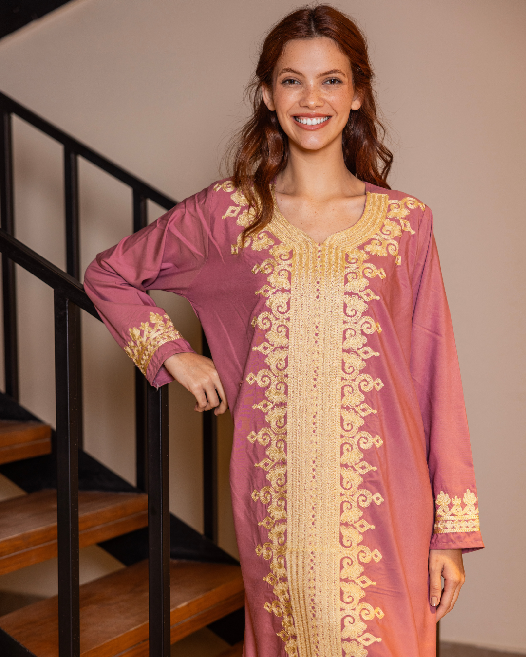 قميص داكرون سادة بكم مطرز بالطول 10