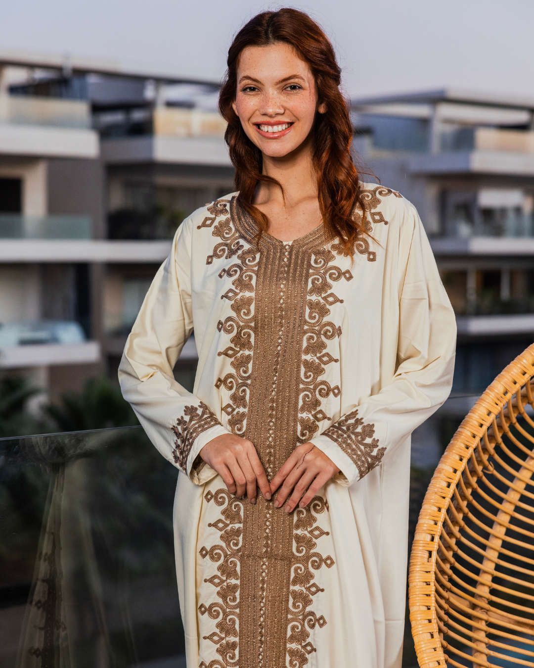 قميص داكرون سادة بكم مطرز بالطول 10