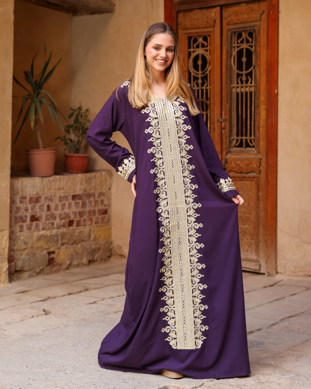 قميص داكرون سادة بكم مطرز بالطول 10