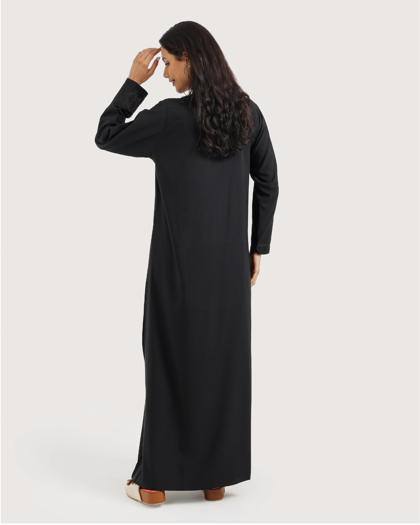 12 قميص داكرون سادة مطرز بكم