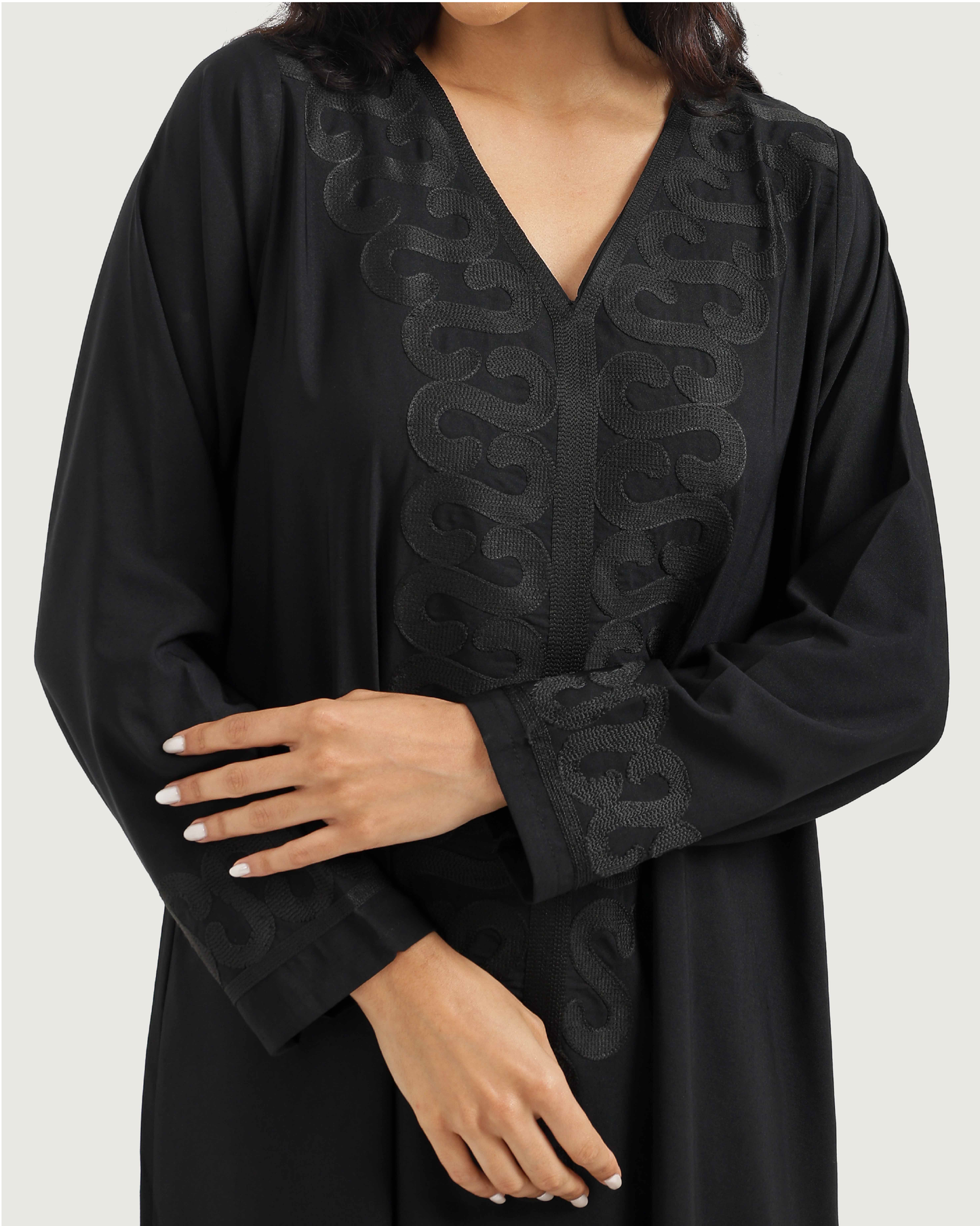 12 قميص داكرون سادة مطرز بكم