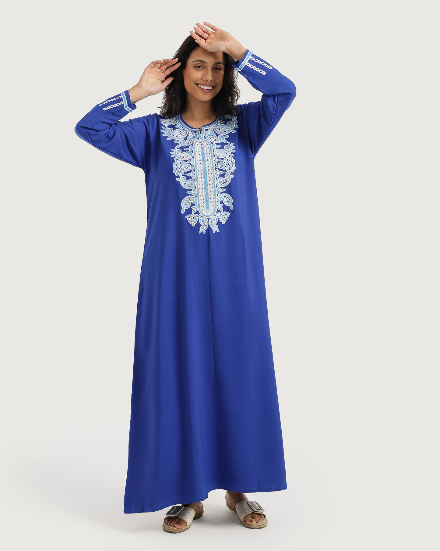 13 قميص داكرون سادة مطرز بكم