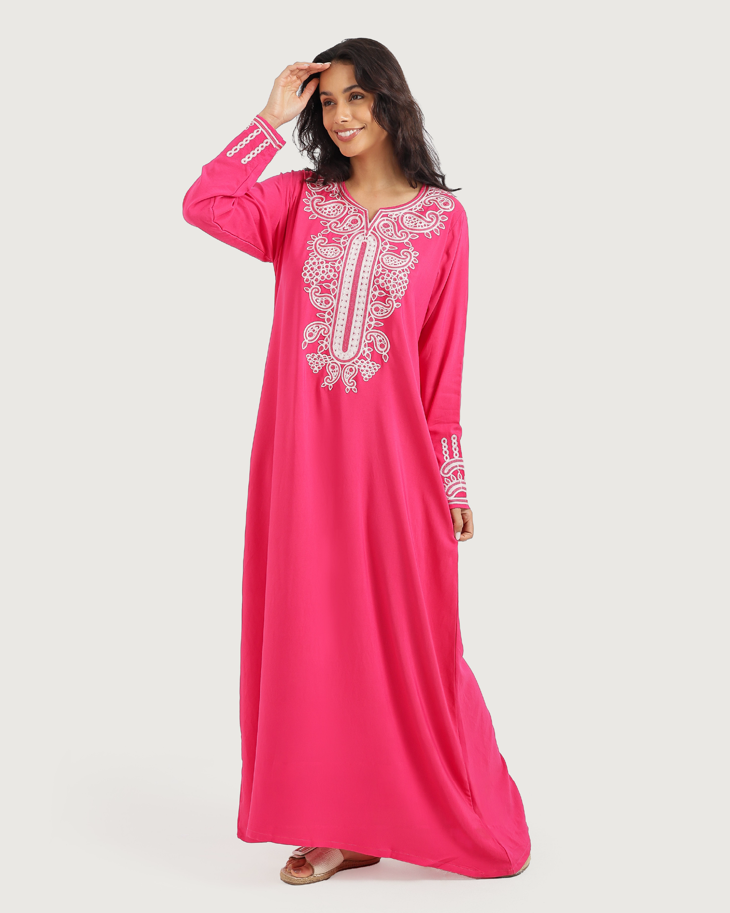 13 قميص داكرون سادة مطرز بكم