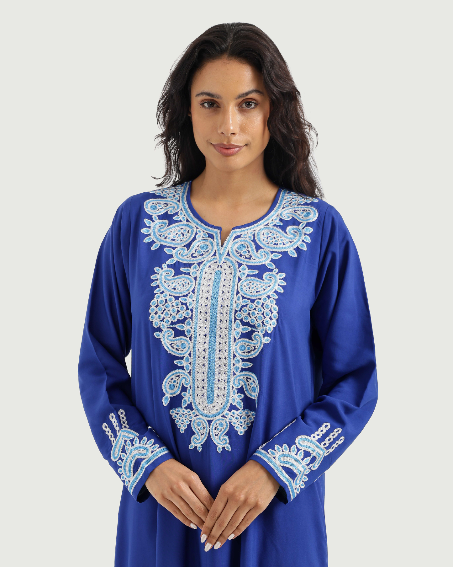 13 قميص داكرون سادة مطرز بكم