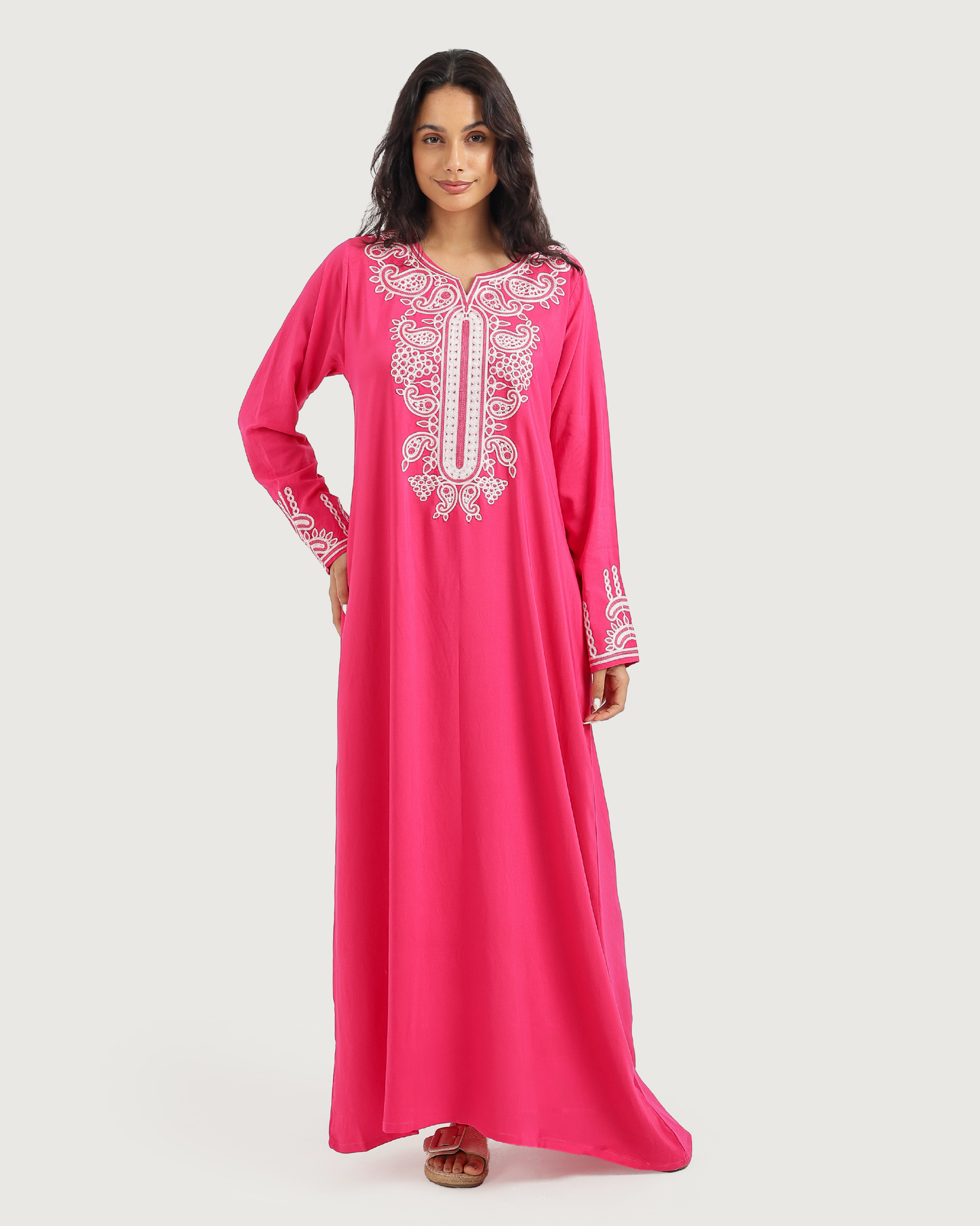 13 قميص داكرون سادة مطرز بكم