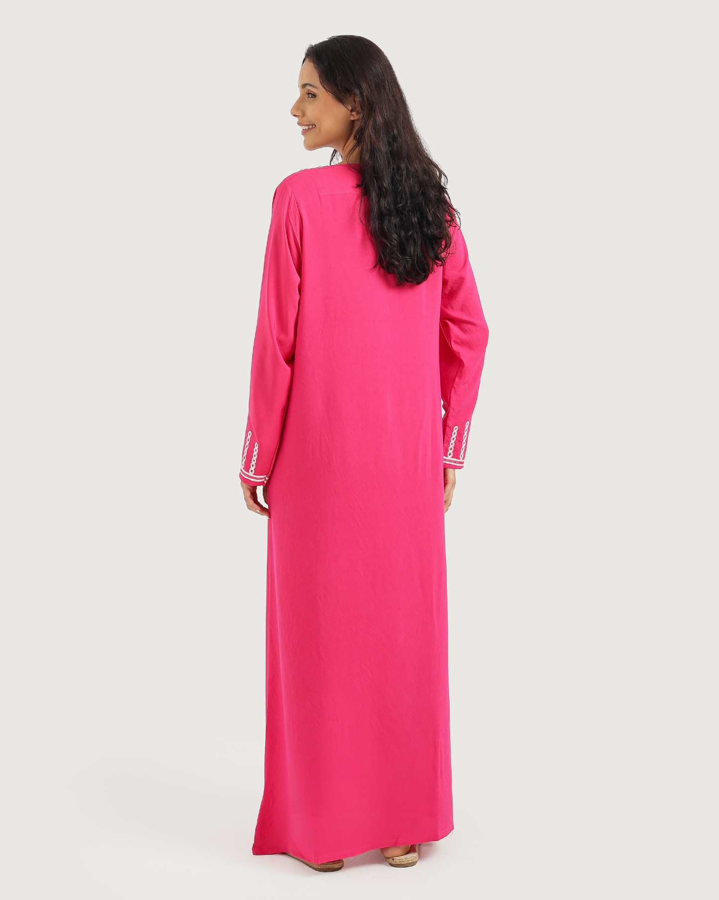 13 قميص داكرون سادة مطرز بكم