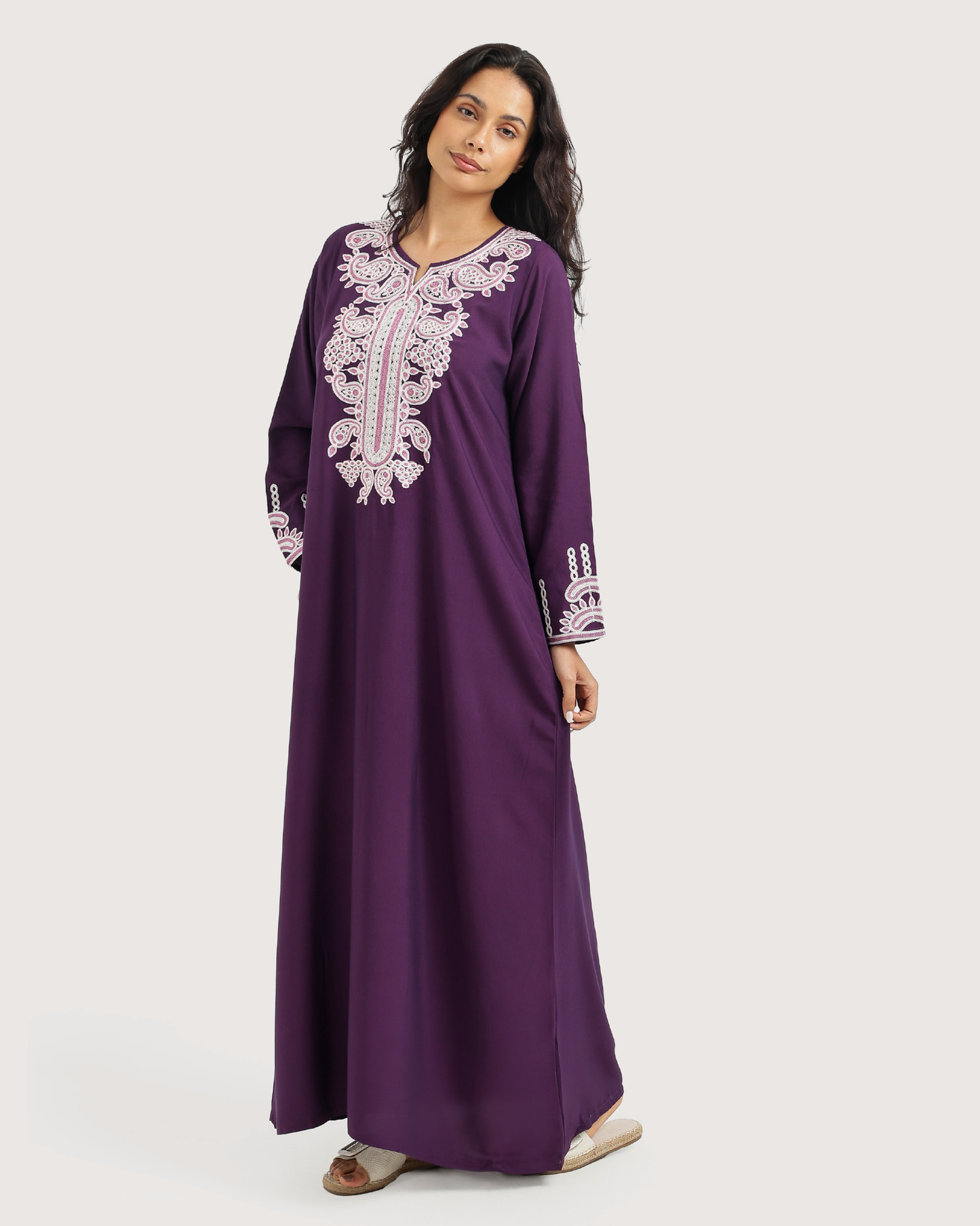 14 قميص داكرون سادة مطرز بكم