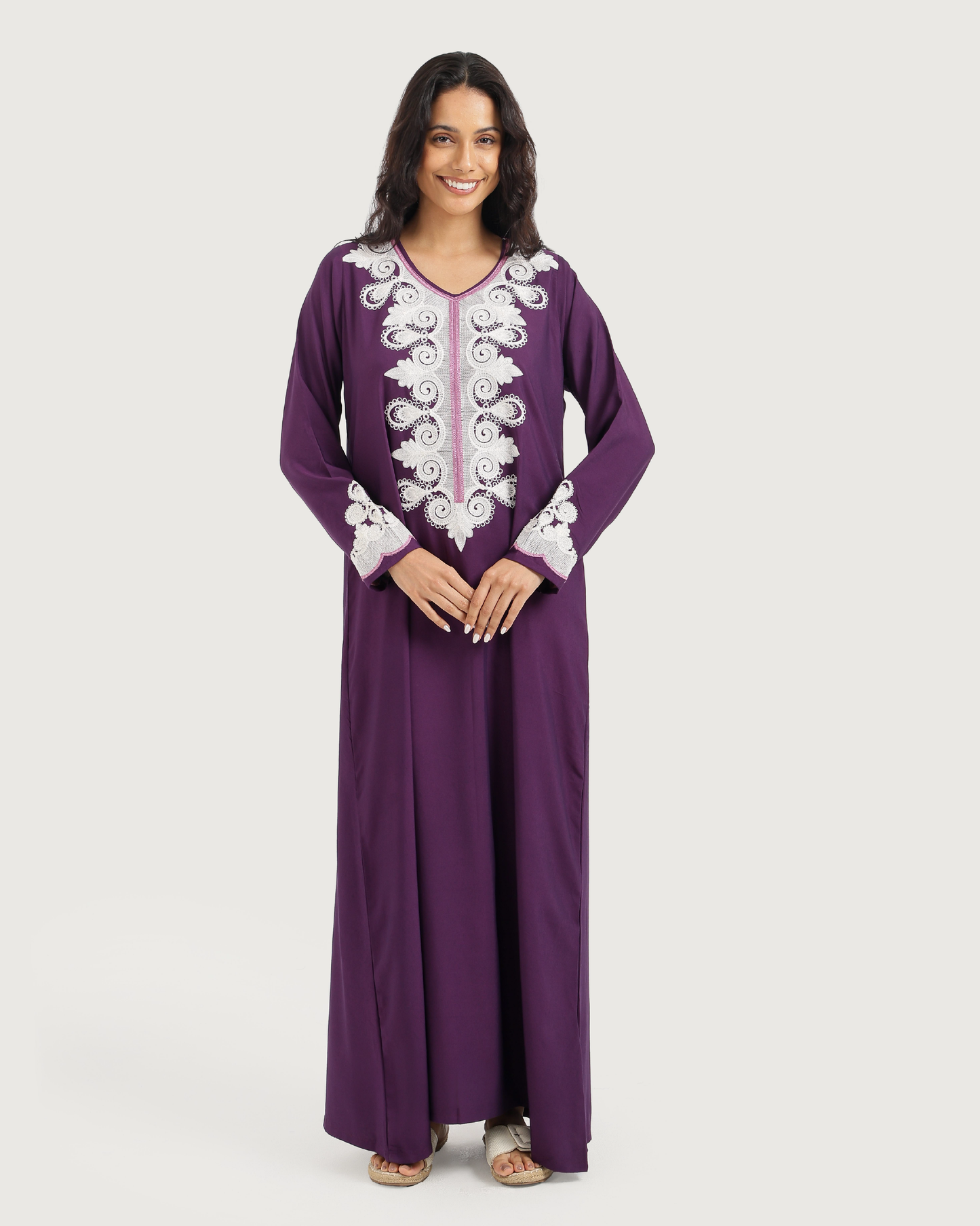 14 قميص داكرون سادة مطرز بكم