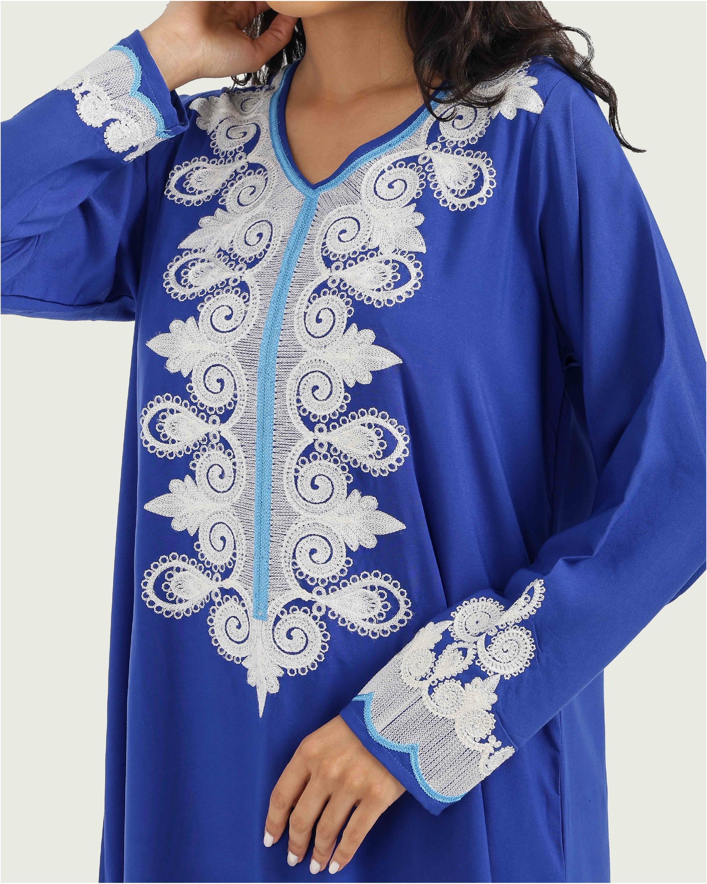 14 قميص داكرون سادة مطرز بكم