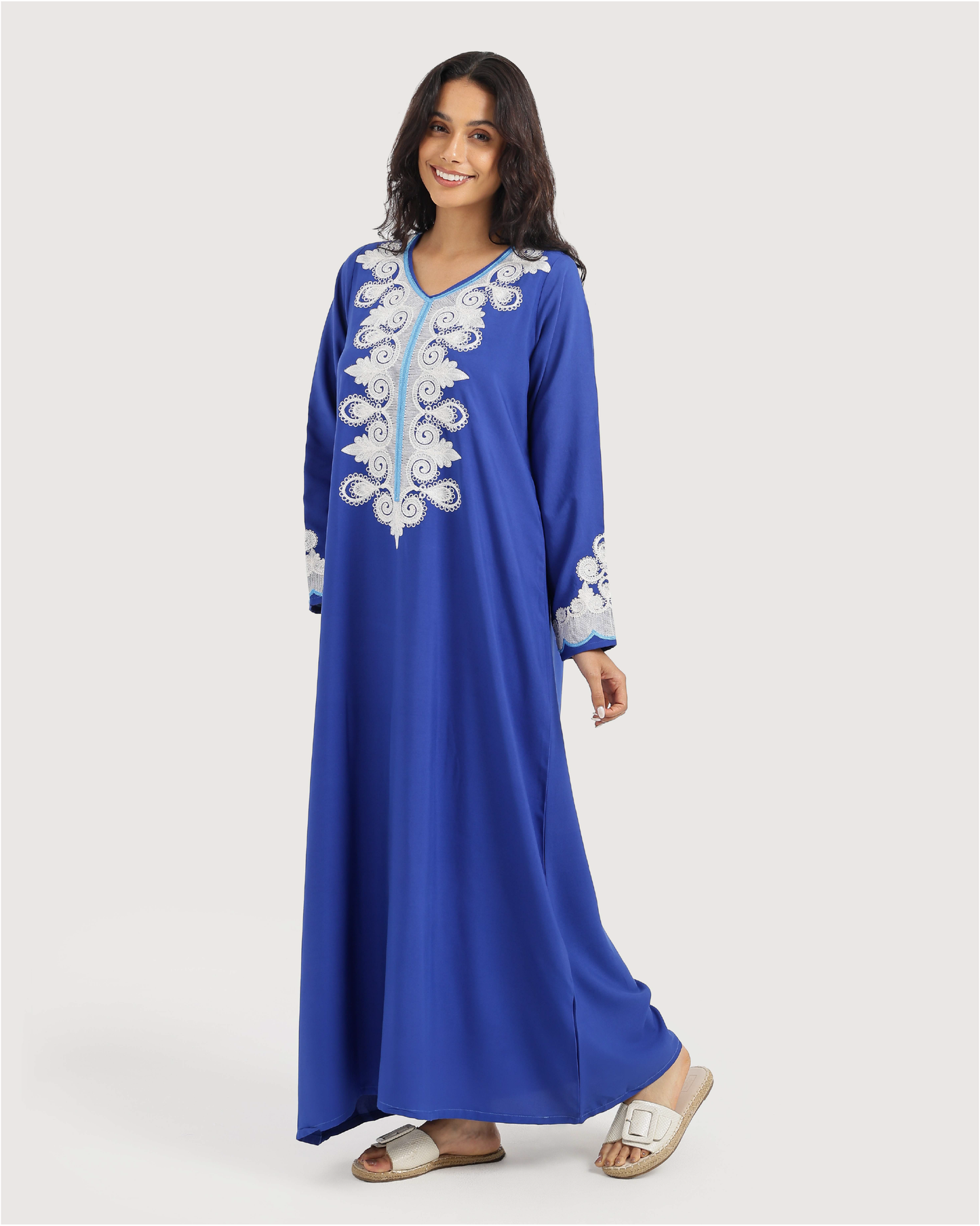 14 قميص داكرون سادة مطرز بكم