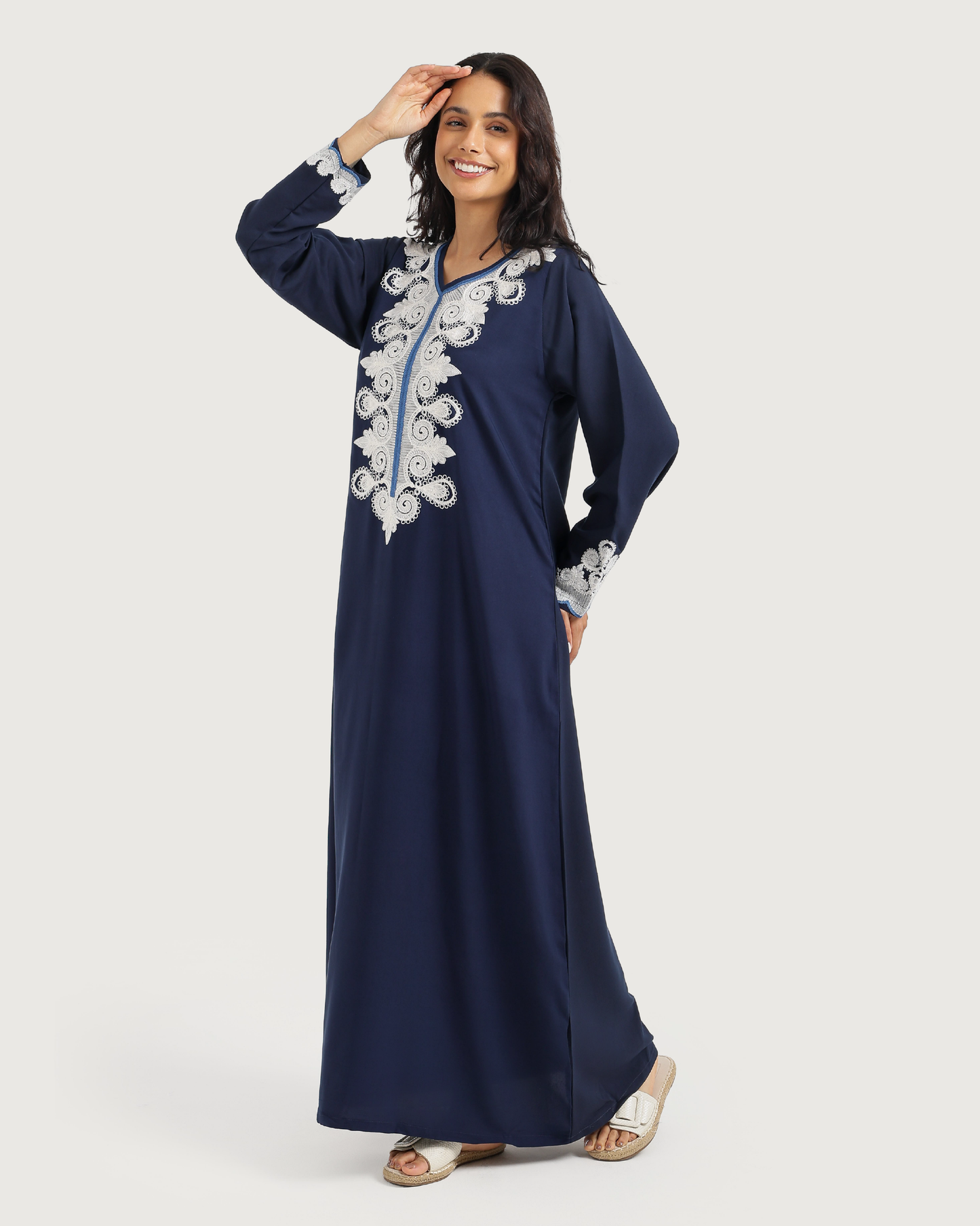 14 قميص داكرون سادة مطرز بكم