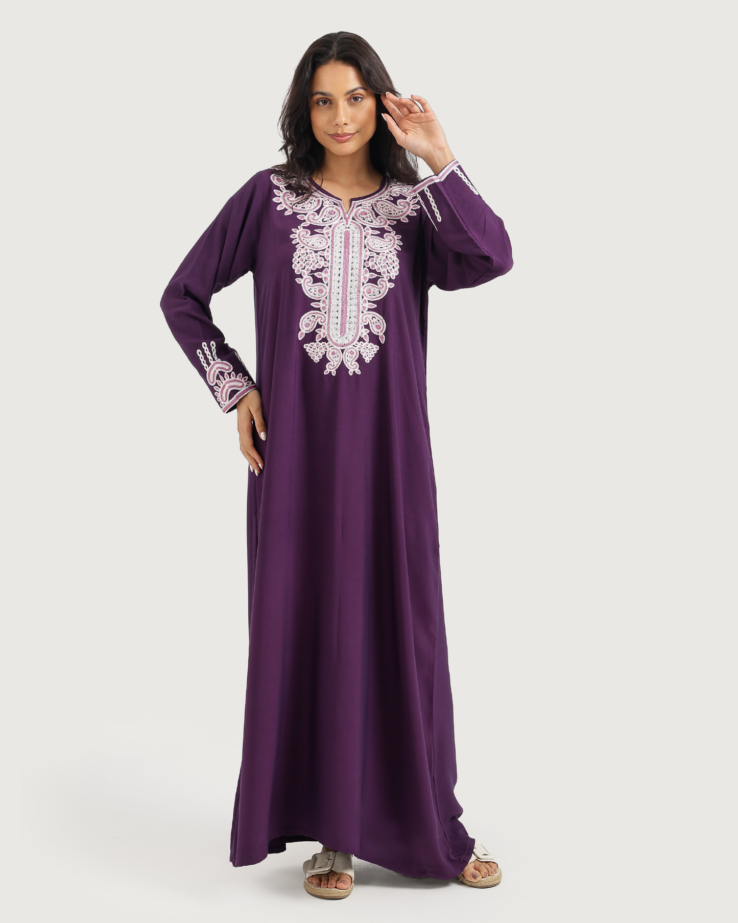 14 قميص داكرون سادة مطرز بكم