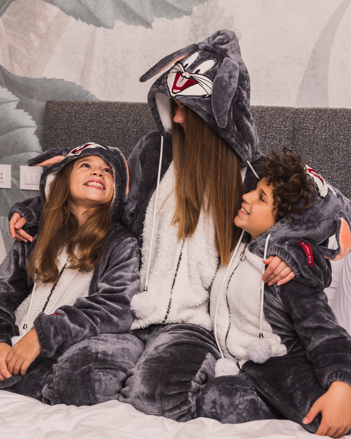 Bugs Bunny Unisex Onsie سالوبيت اطفالي بكابيشون شخصية باجس ياني
