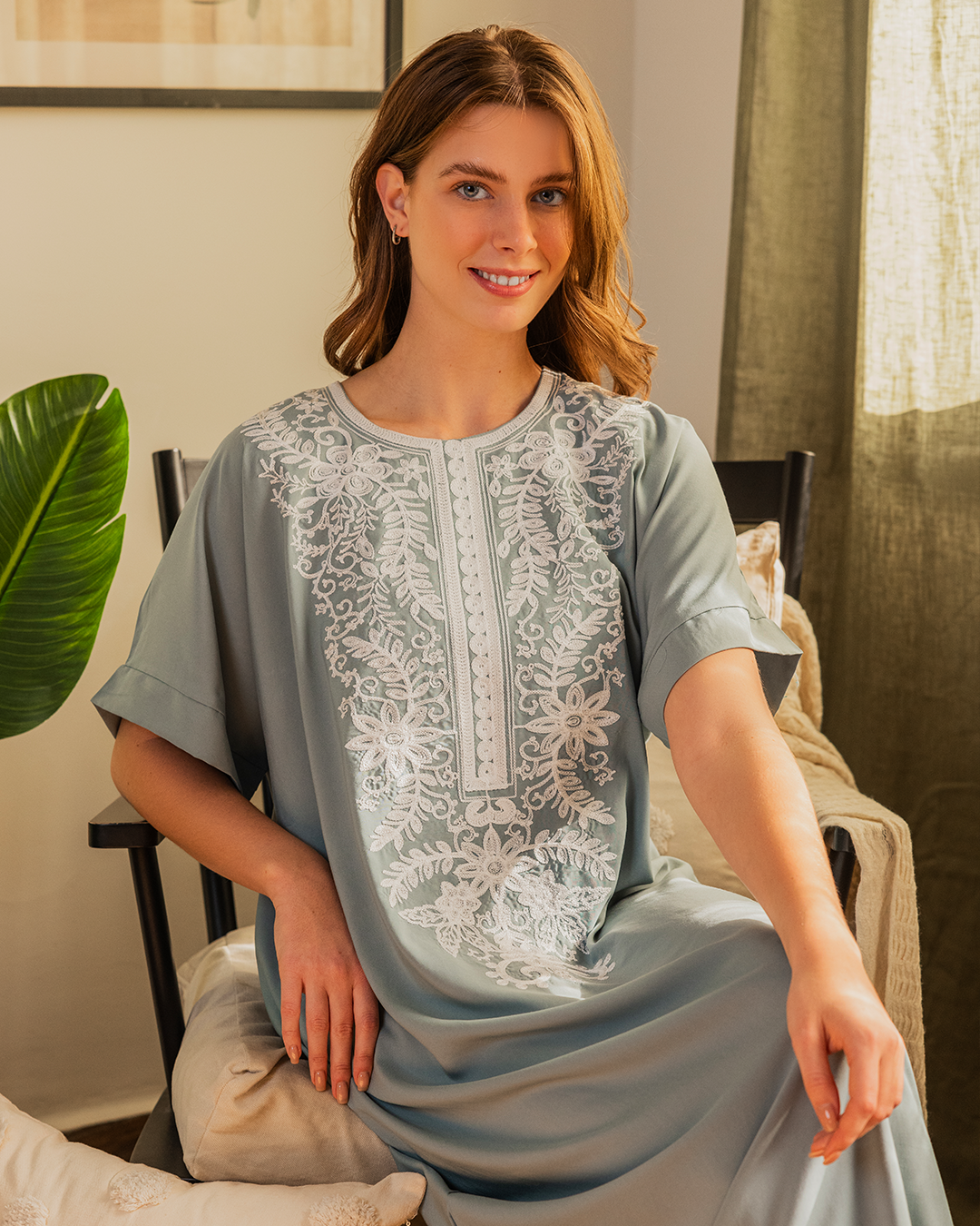 1 قميص داكرون نص كم مطرز