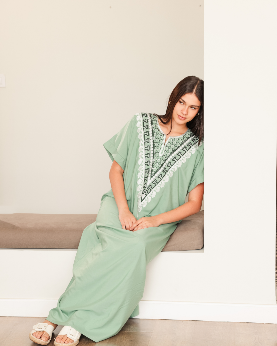 قميص داكرون نص كم مطرز 3