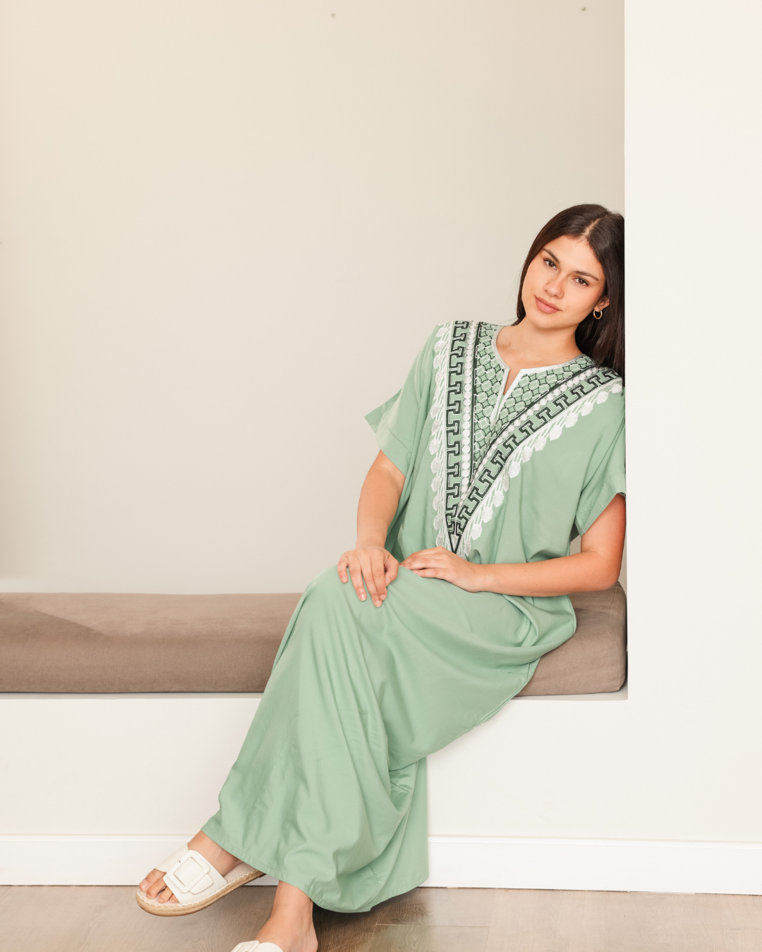 قميص داكرون نص كم مطرز 3