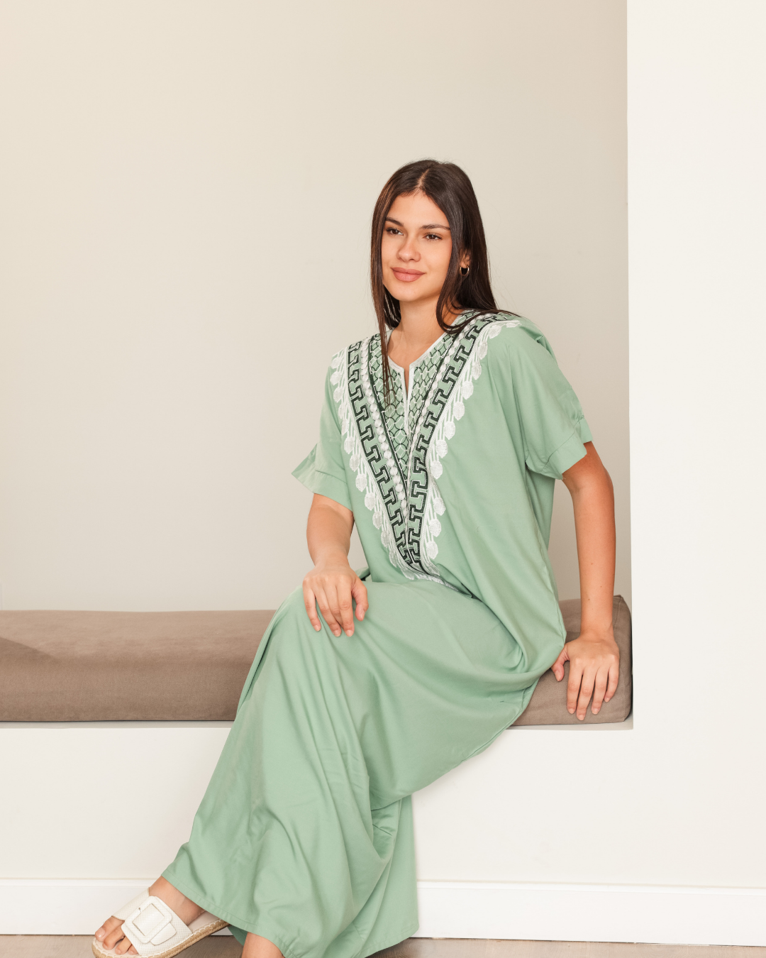 قميص داكرون نص كم مطرز 3