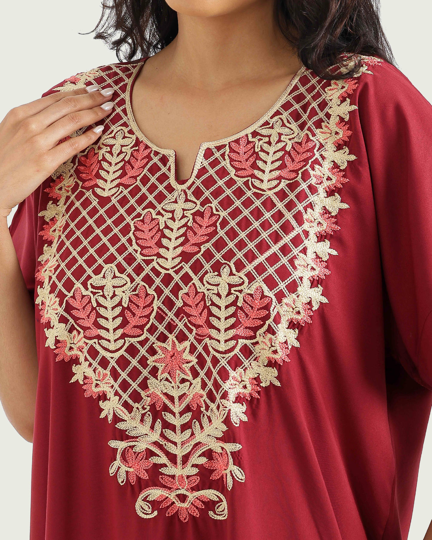 قميص داكرون نص كم مطرز 7