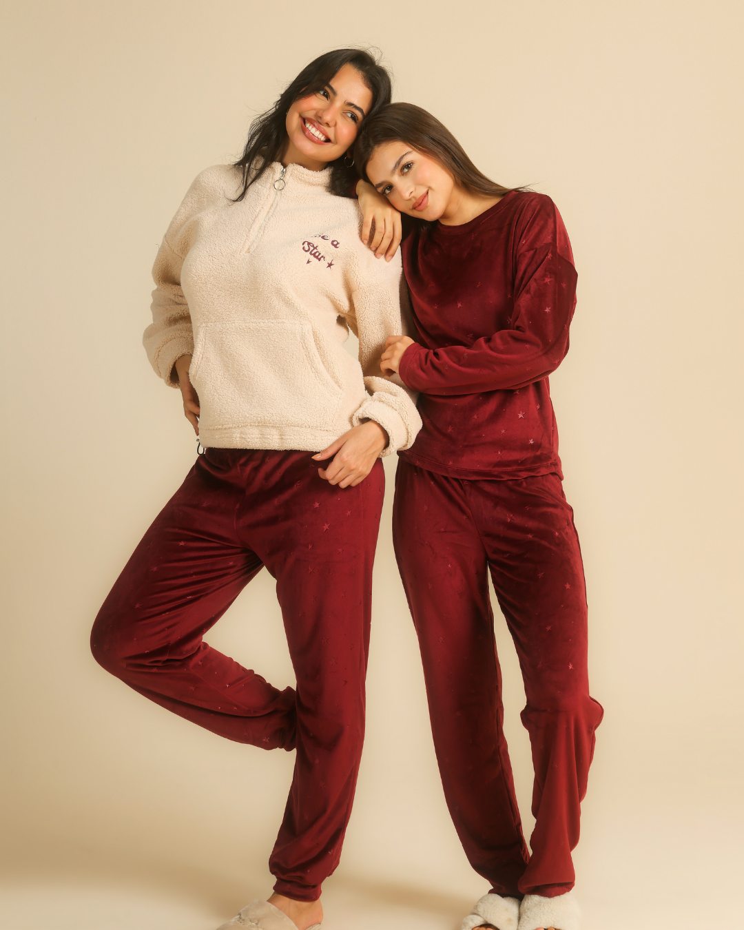 Women pajama set in burgundy stars
