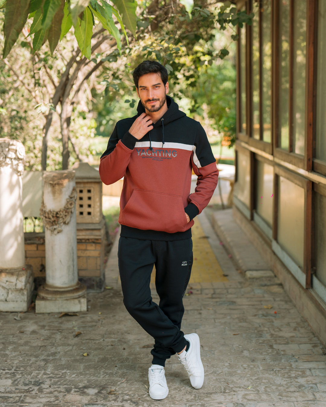 YACHTING Men's hooded pajamas with pockets and chest print
