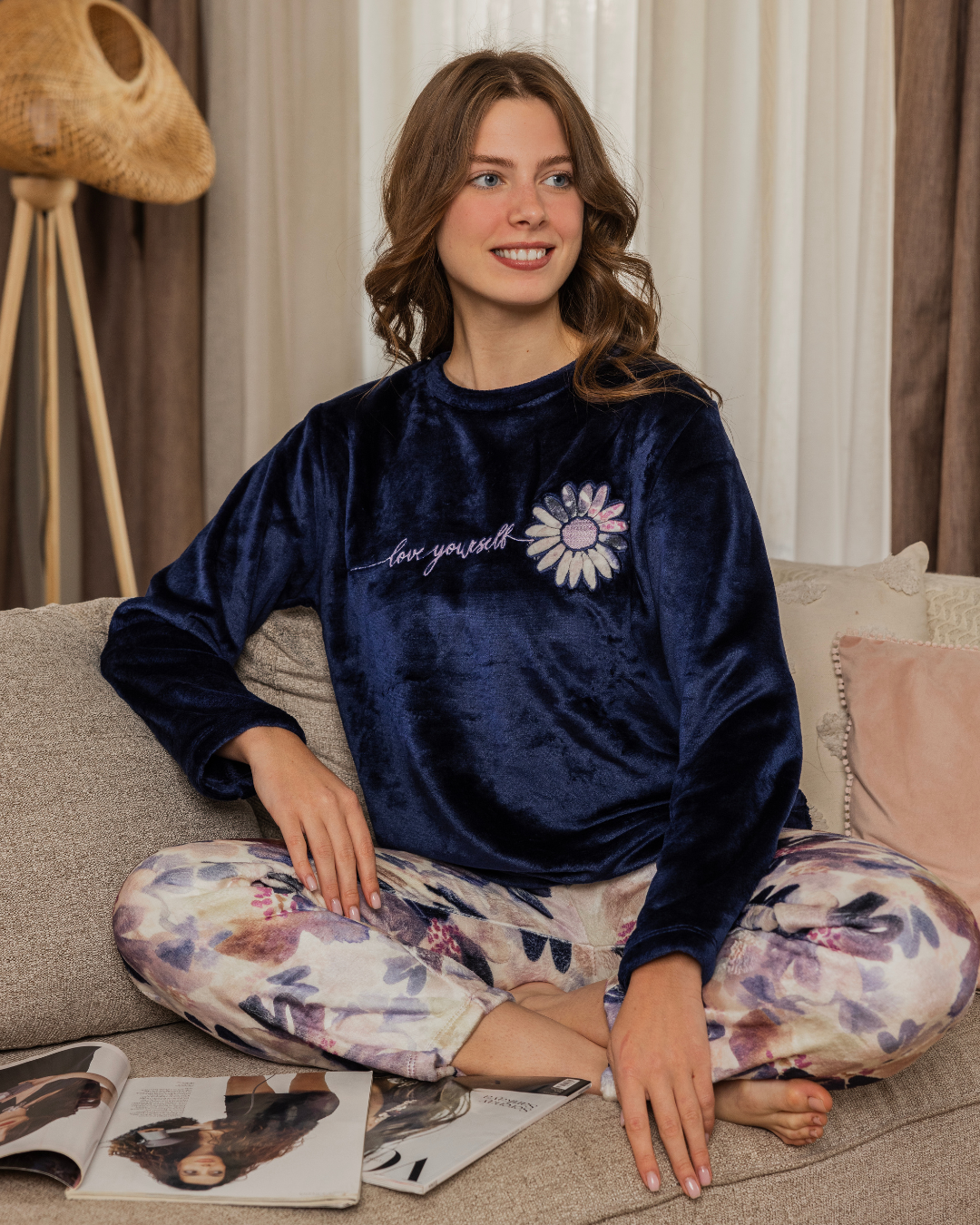 بيجامه حريمي تطريز وردة بنطلون وردة