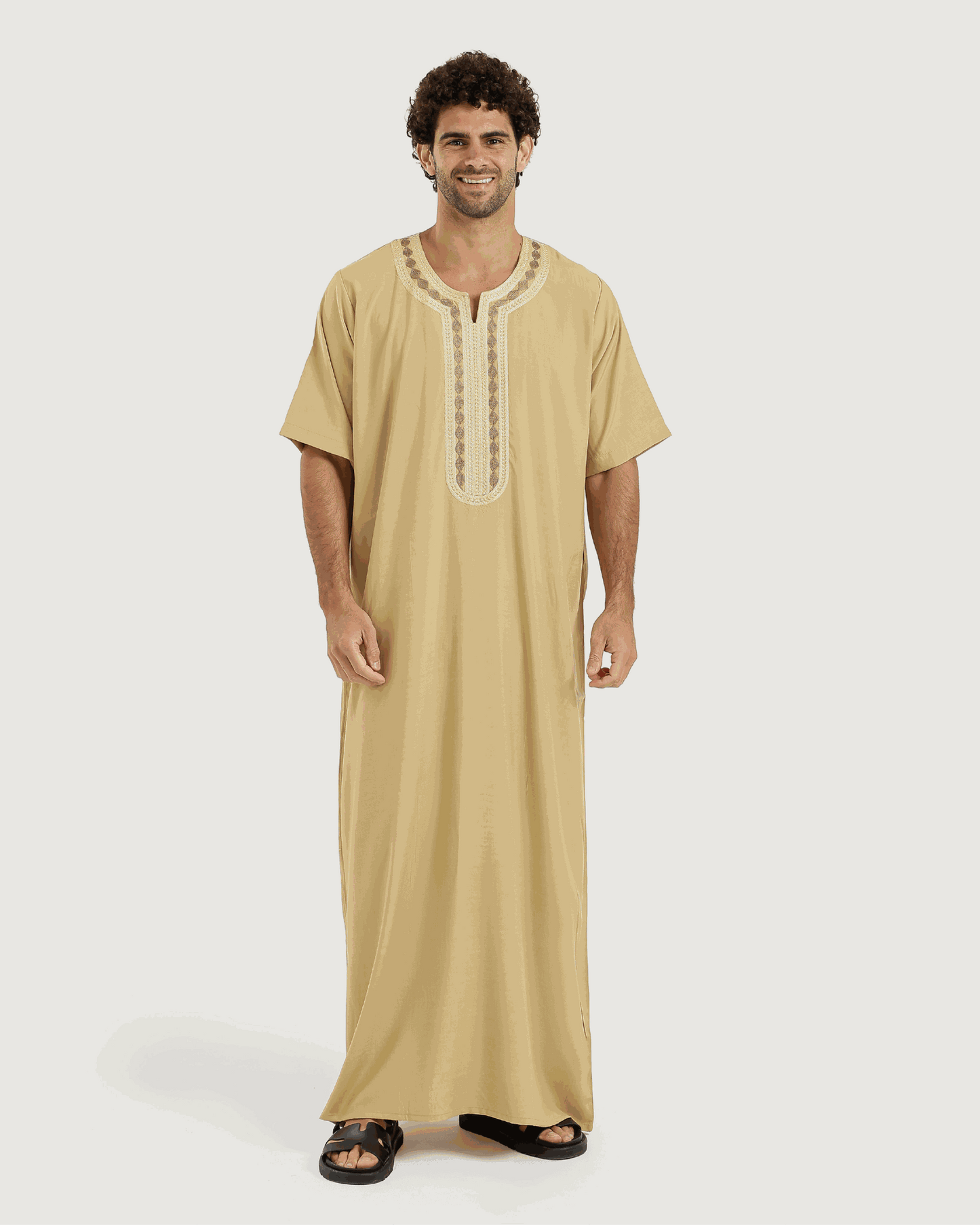 عبايه رجالي نص كم سادة مطرزة 02