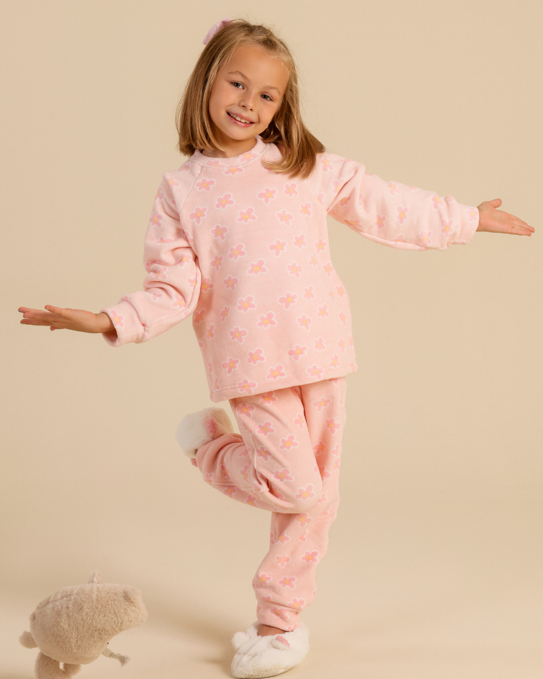Girls' pajamas with a cute winter floral print