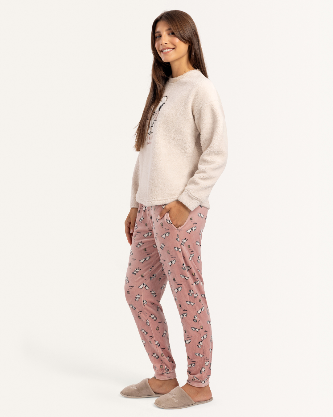 بيجاما سنوبى