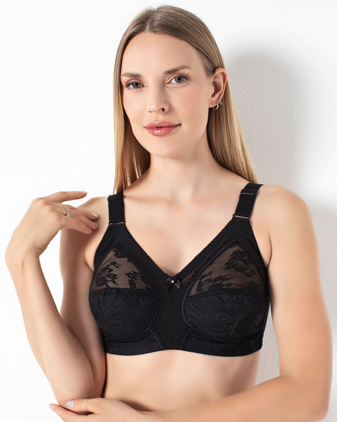 برا حريمي تريونف