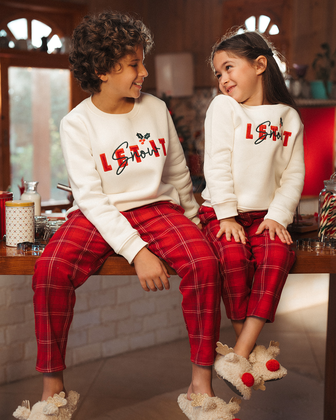 Happy Holidays Children's pajamas with sleeves and pants