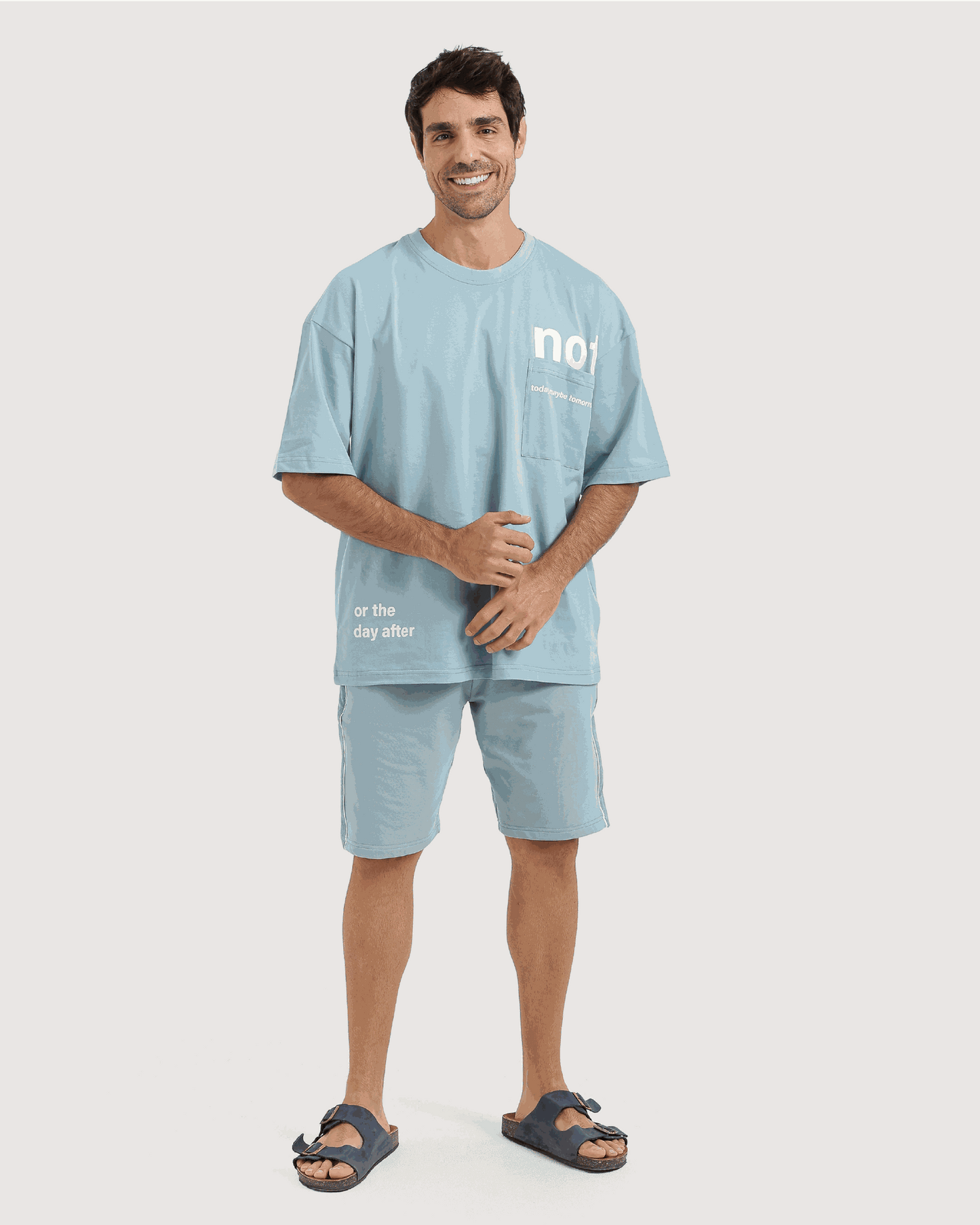 بيجاما رجالي بطباعة عصرية