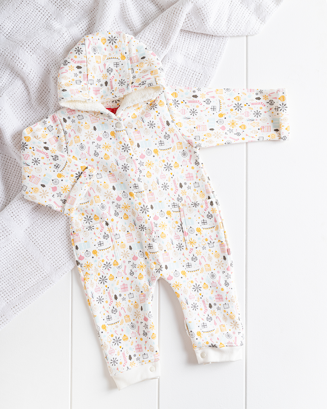 Chistmas Spirit Girls' jumpsuit with printed cabochon