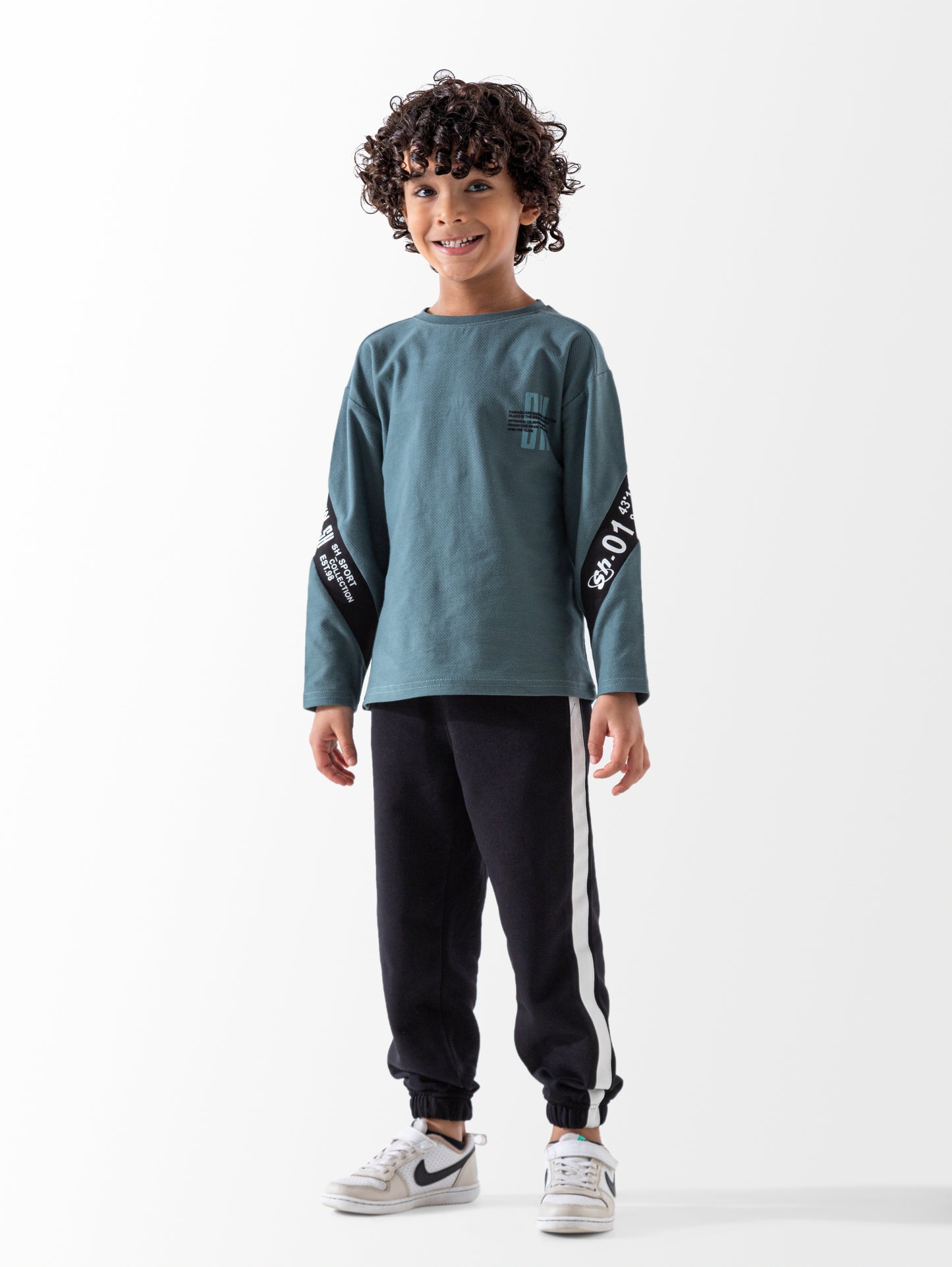 Warm style طقم اولادي وسط