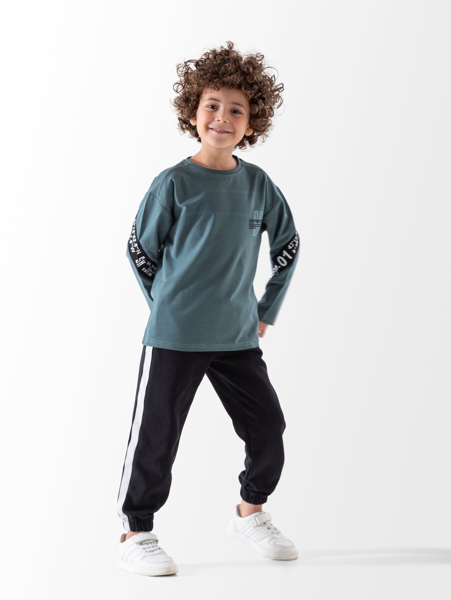 Warm style طقم اولادي وسط