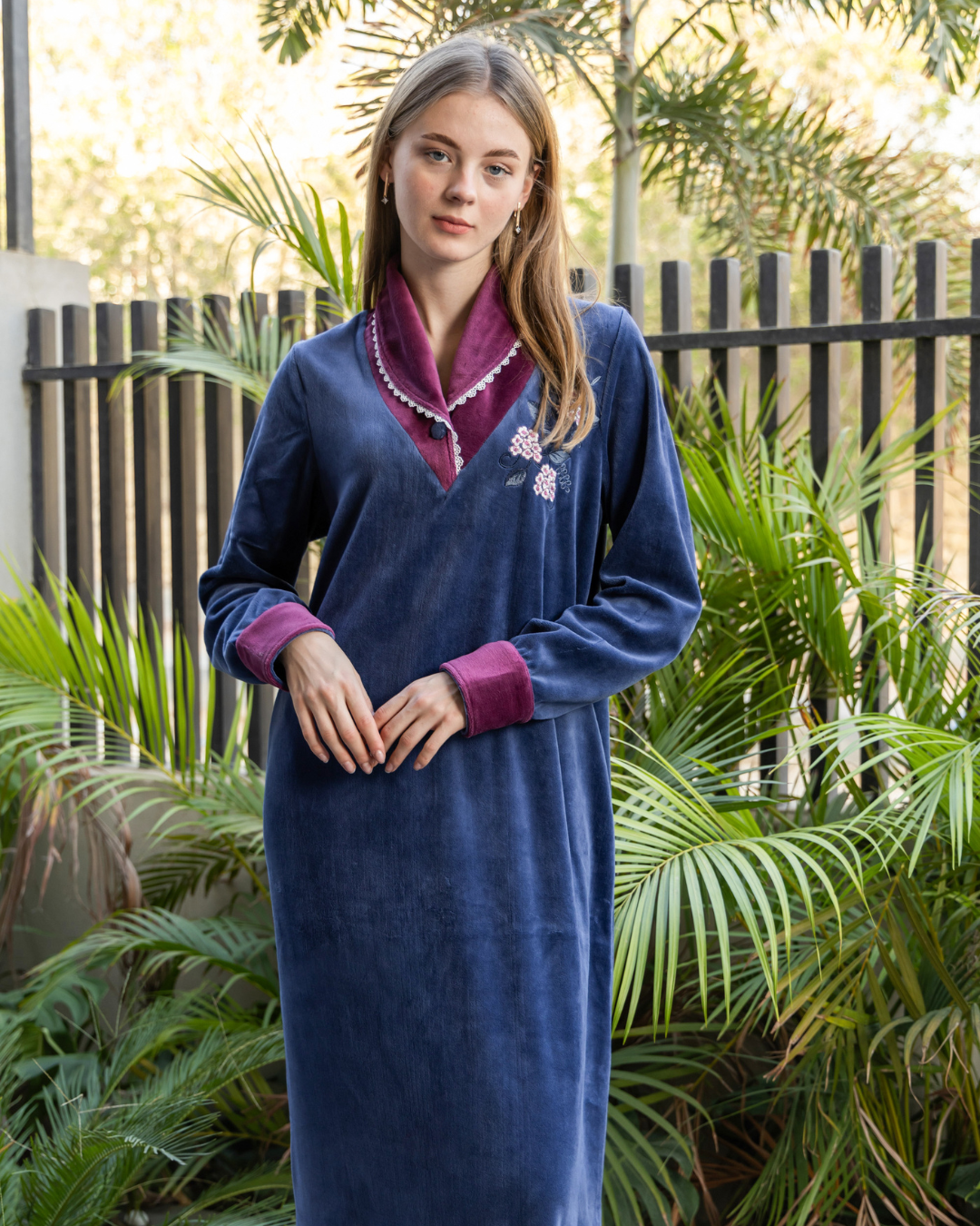 Women's nightgown, velor, cool shawl, embroidered with roses