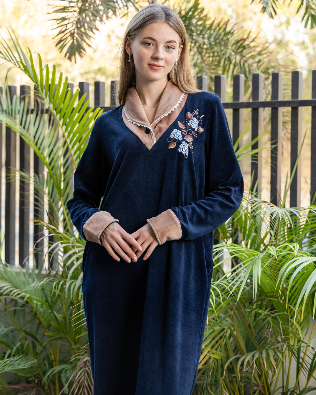 Women's nightgown, velor, cool shawl, embroidered with roses
