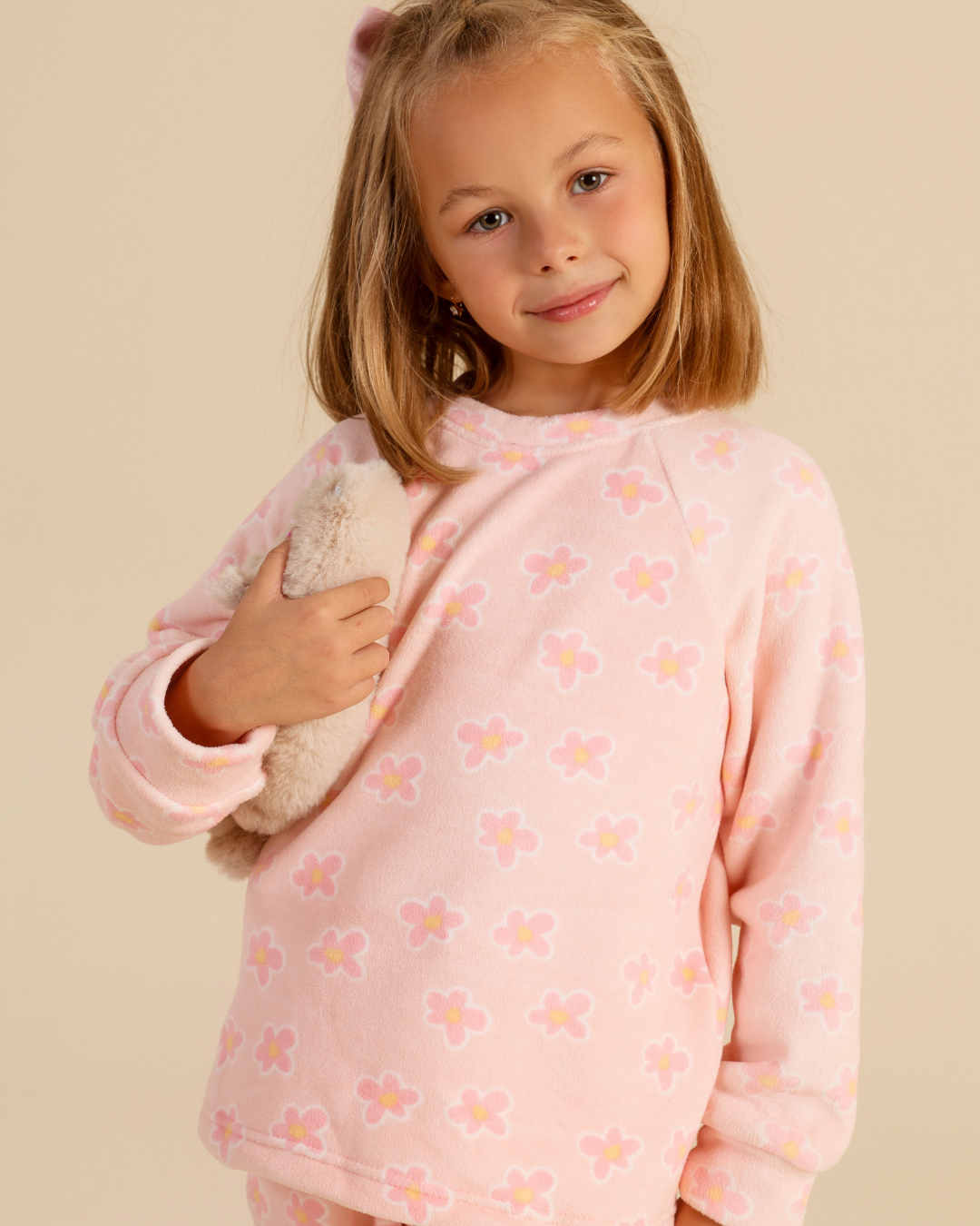 Girls' pajamas with a cute winter floral print