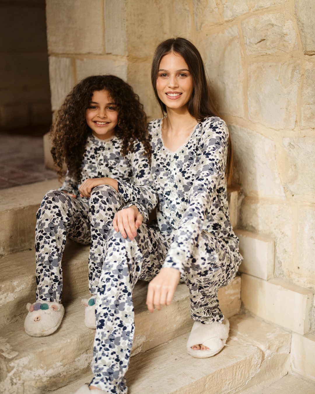 Big Blue Flowers بيجاما بناتي كًم طويل بدانتل