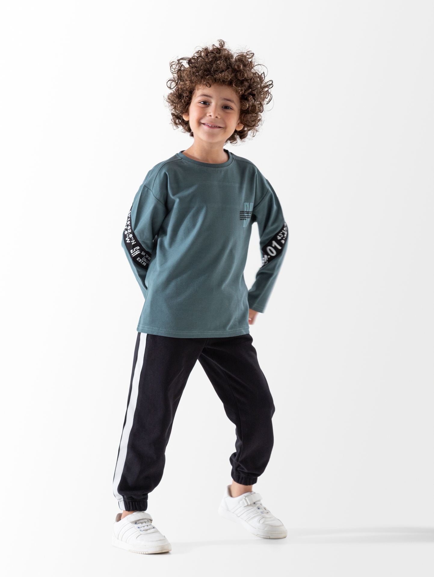 Warm style طقم اولادي وسط