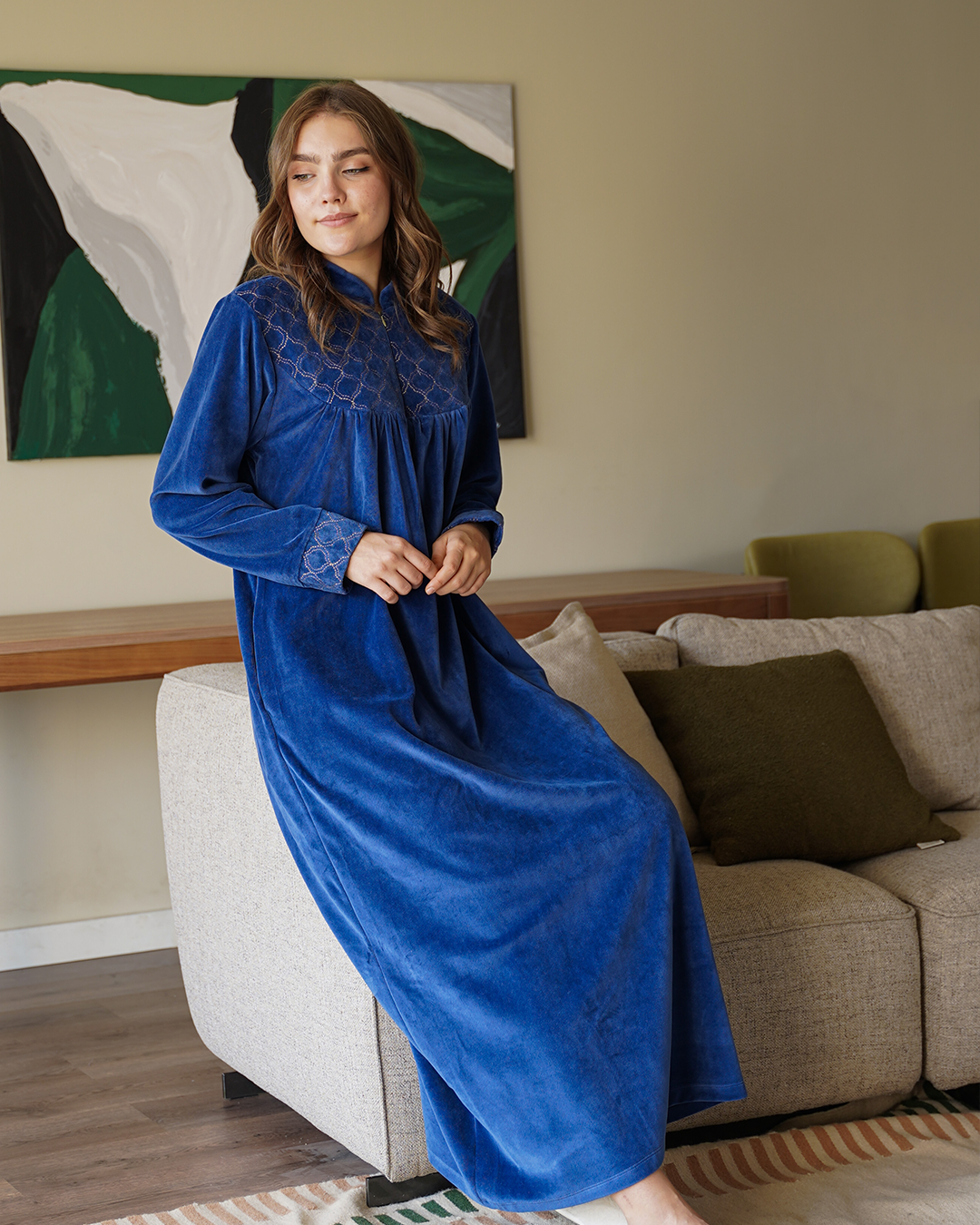 Women's nightgown, embroidery, velvet zipper