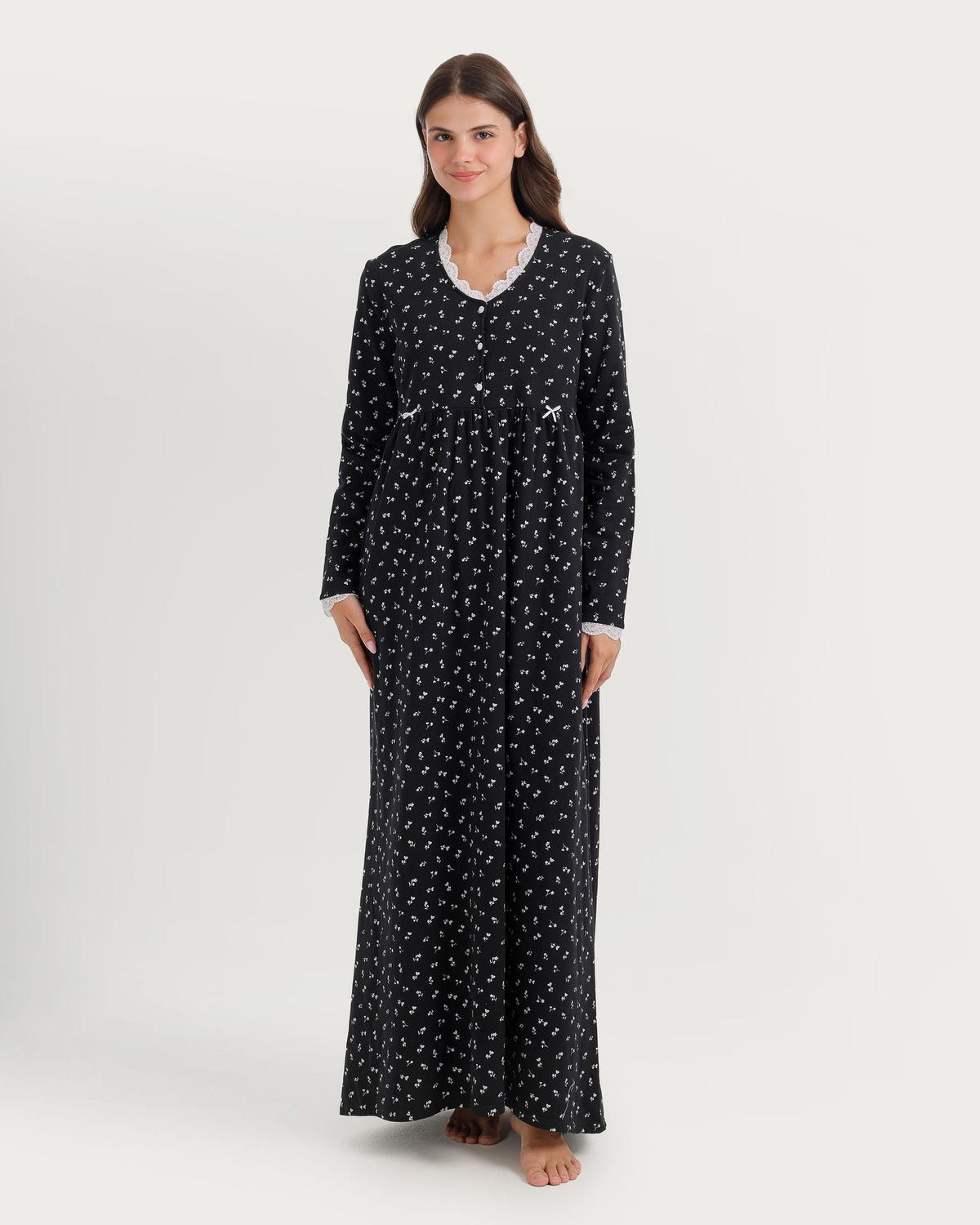 Nightgown with floral print, lace edges, and high-waisted cut