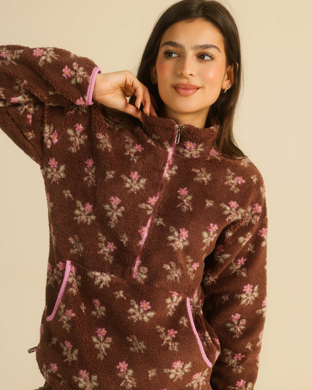 Fleece pajama set with floral pattern and a short zipper