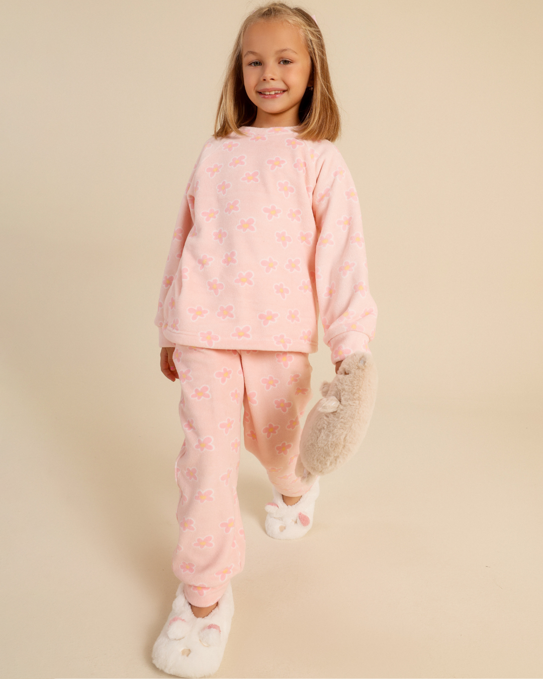 Girls' pajamas with a cute winter floral print