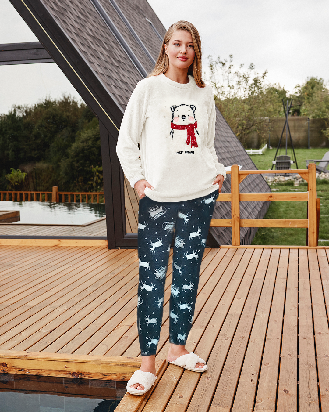 sweet dreams Women's pajamas with a teddy bear on the chest