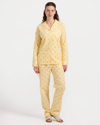 Classic Women's Pajama Set with Long Sleeves and Pants in Small Geometric Patterns