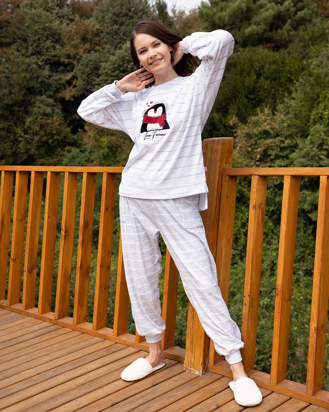 Love Forever Ladie's Soft Elastane Velvet Pajamas
