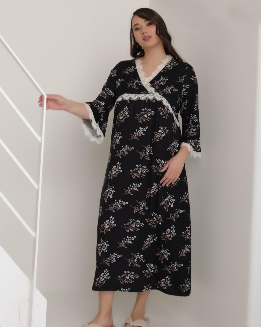 Women's long-sleeved shirt with a seven-neck collar