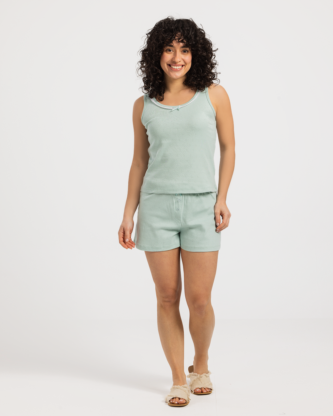 طقم شورت بدانتِل نسيم الصيف