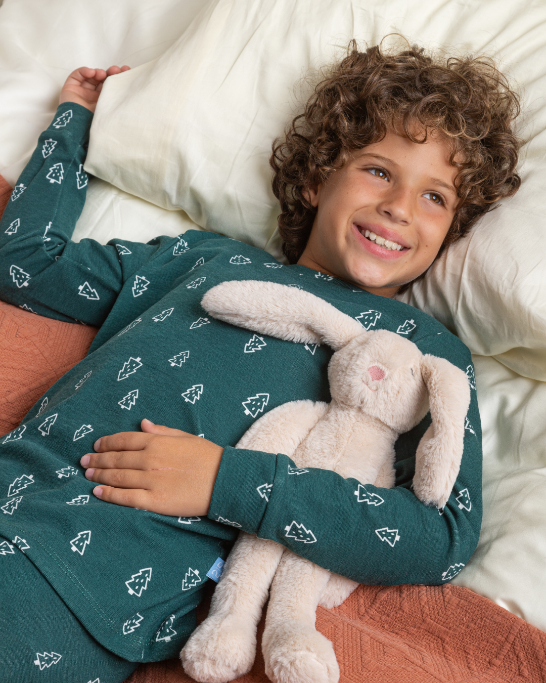 Pine trees طقم تدفئة أولادي